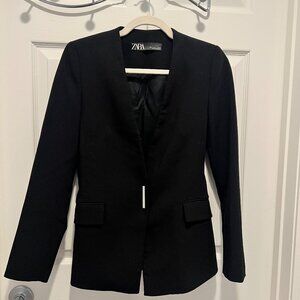 Zara - Woman Fitted Blazer